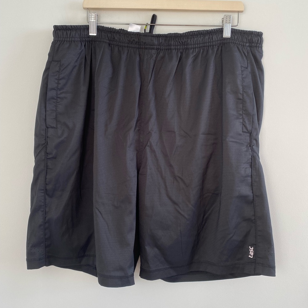 Tasc Performance Black Men’s Athletic Shorts Size XXL